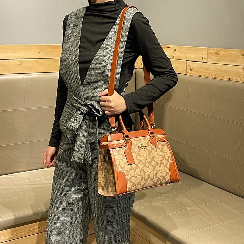 Classic Elegant Crossbody Bag  - Luxury Bags Made In China review and price